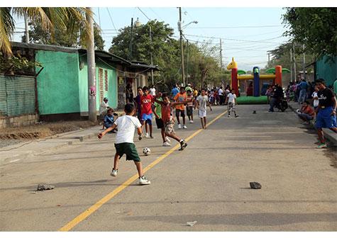 Niños del barrio jugando, Barrio Carlos Marx (Managua ...